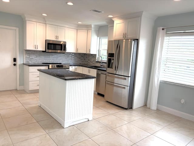 5 Vista Palm Lane 207, sold in Vista Royale, Vero Beach, FL