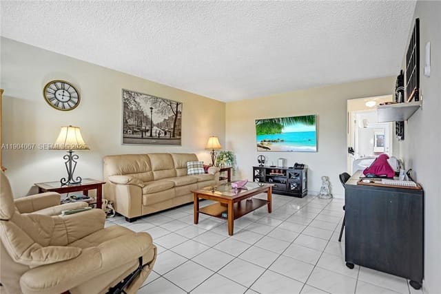 1015 SW 11th Avenue 11K, Hallandale Beach, FL 33009