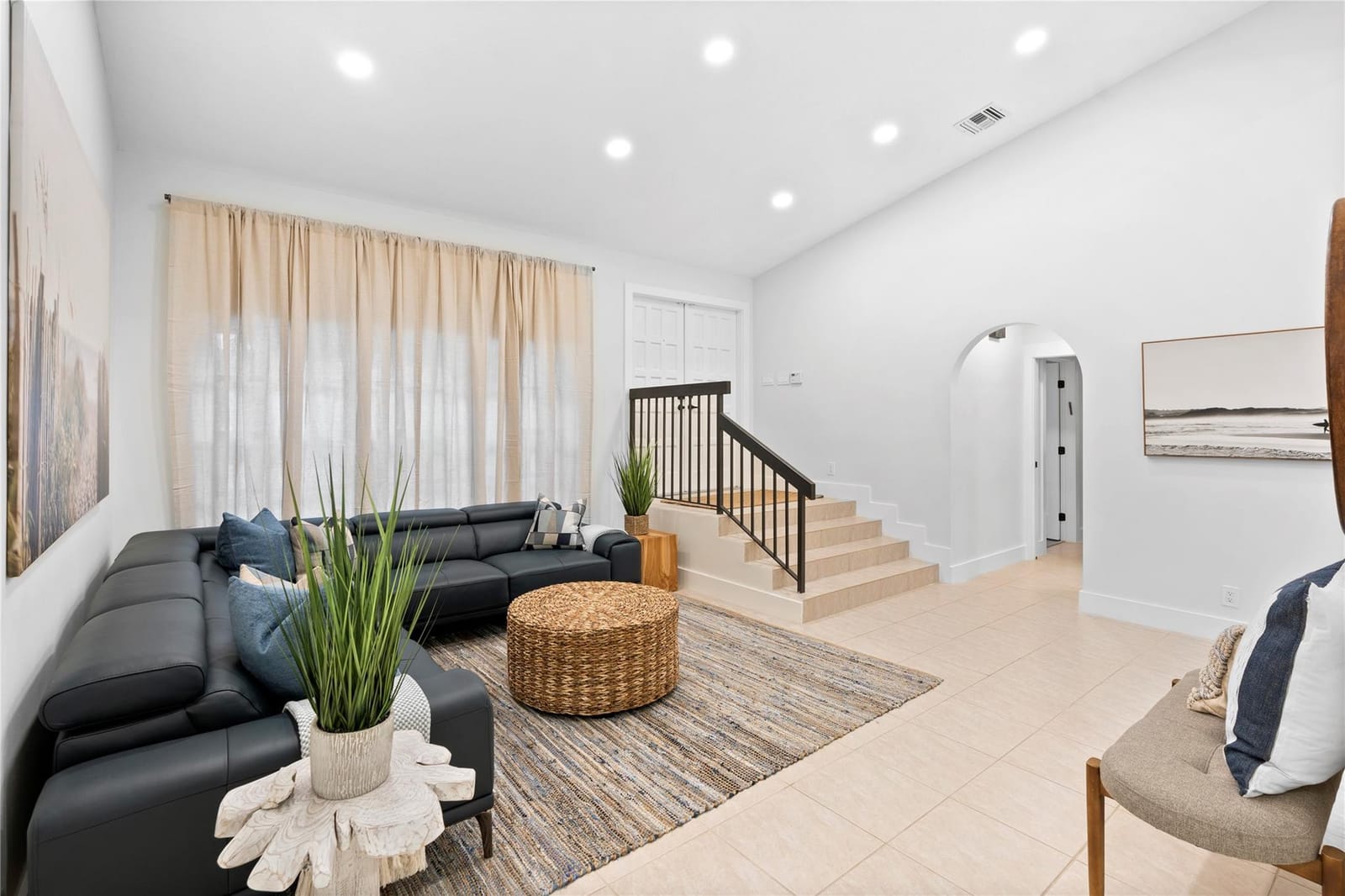 10877 NW 6th Street — photo 3