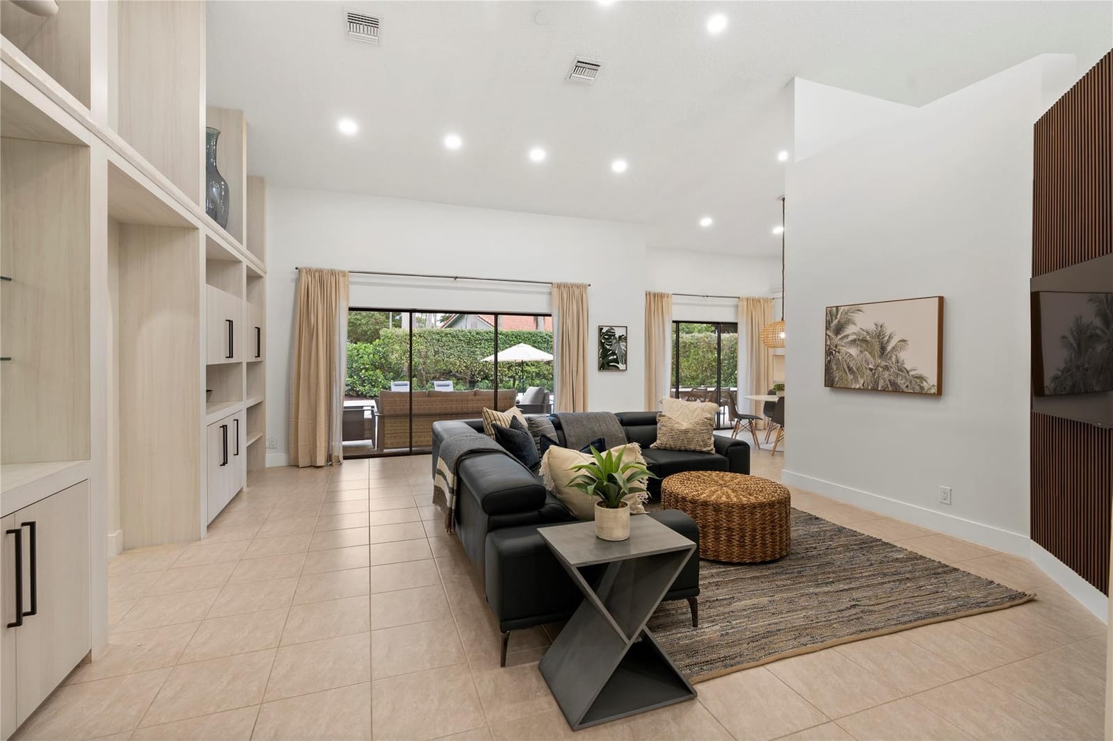 10877 NW 6th Street — photo 9