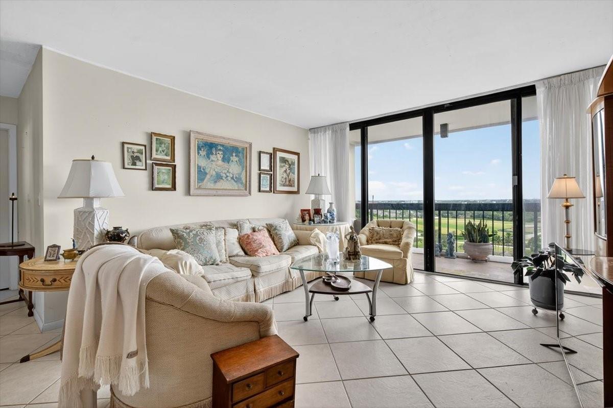 2425 Presidential Way 1502, West Palm Beach, FL 33401, West Palm Beach
