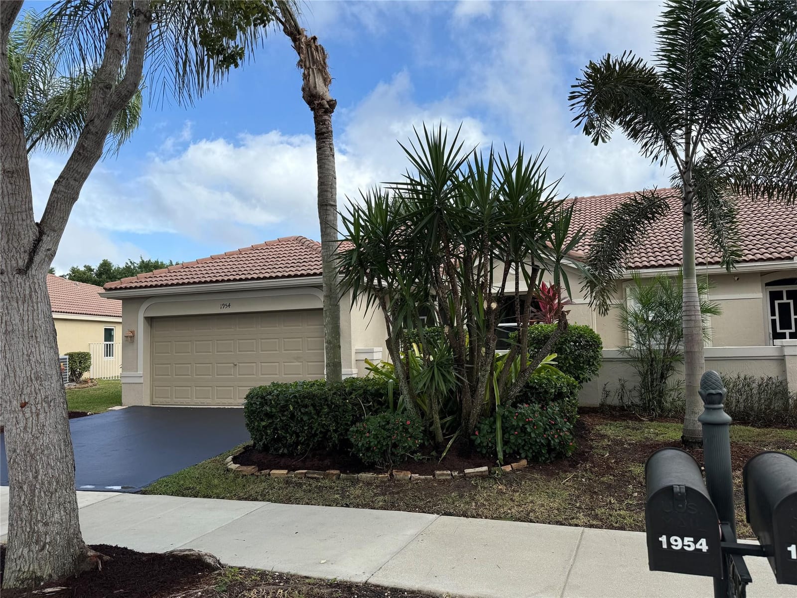 1954 Andromeda Lane — photo 2