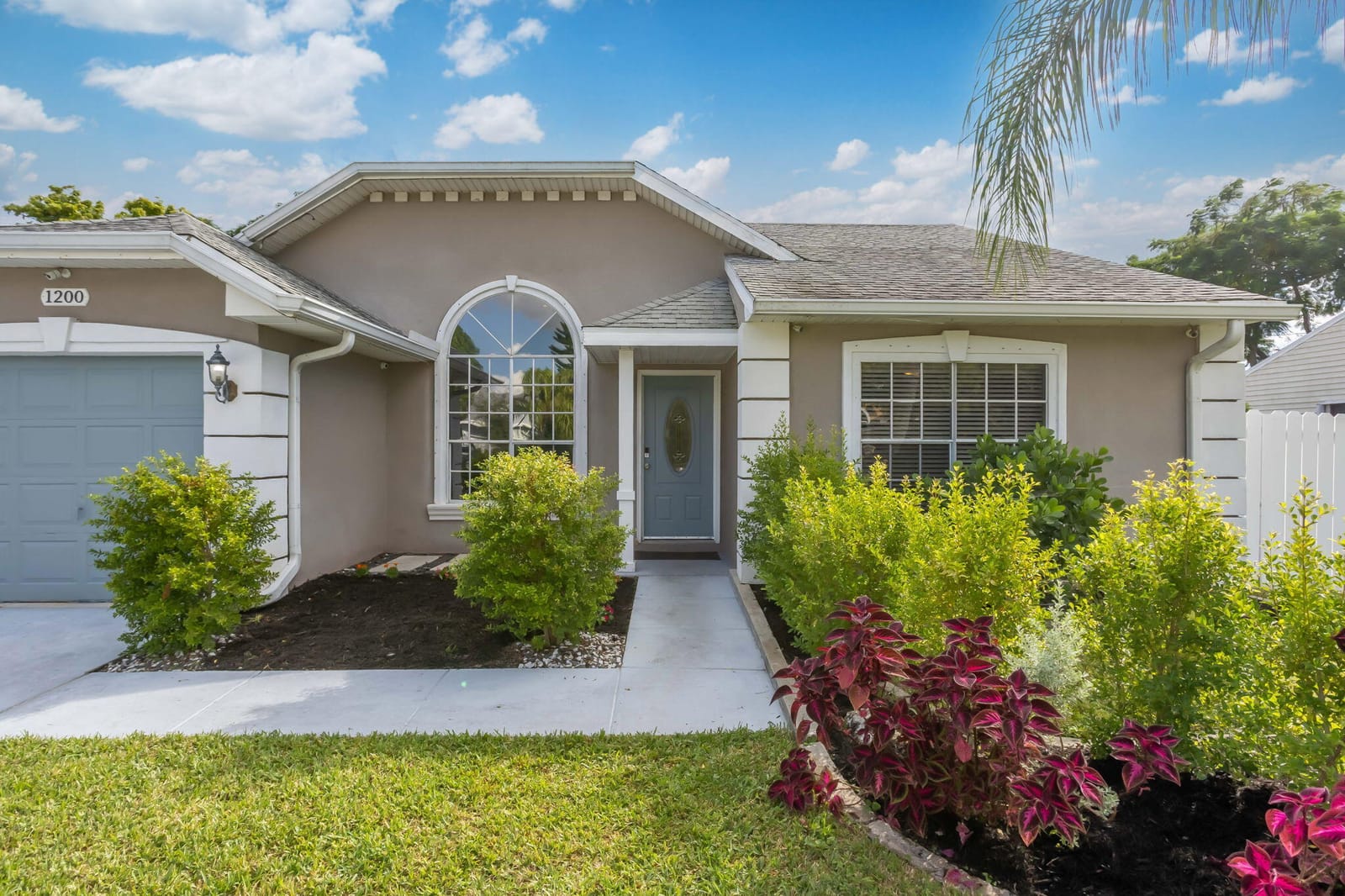 1200 Grandview Circle, Royal Palm Beach, FL 33411