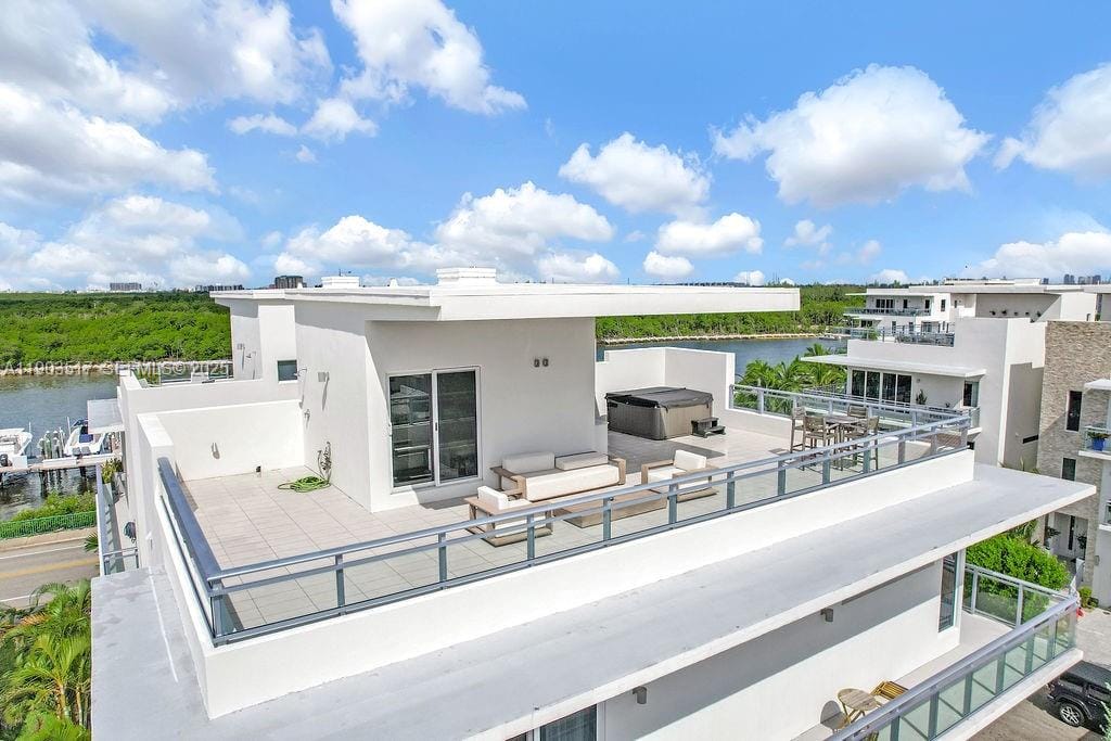 348 Desoto Street, Hollywood, FL 33019 photo 6