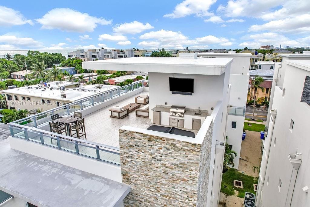 348 Desoto Street, Hollywood, FL 33019 photo 7