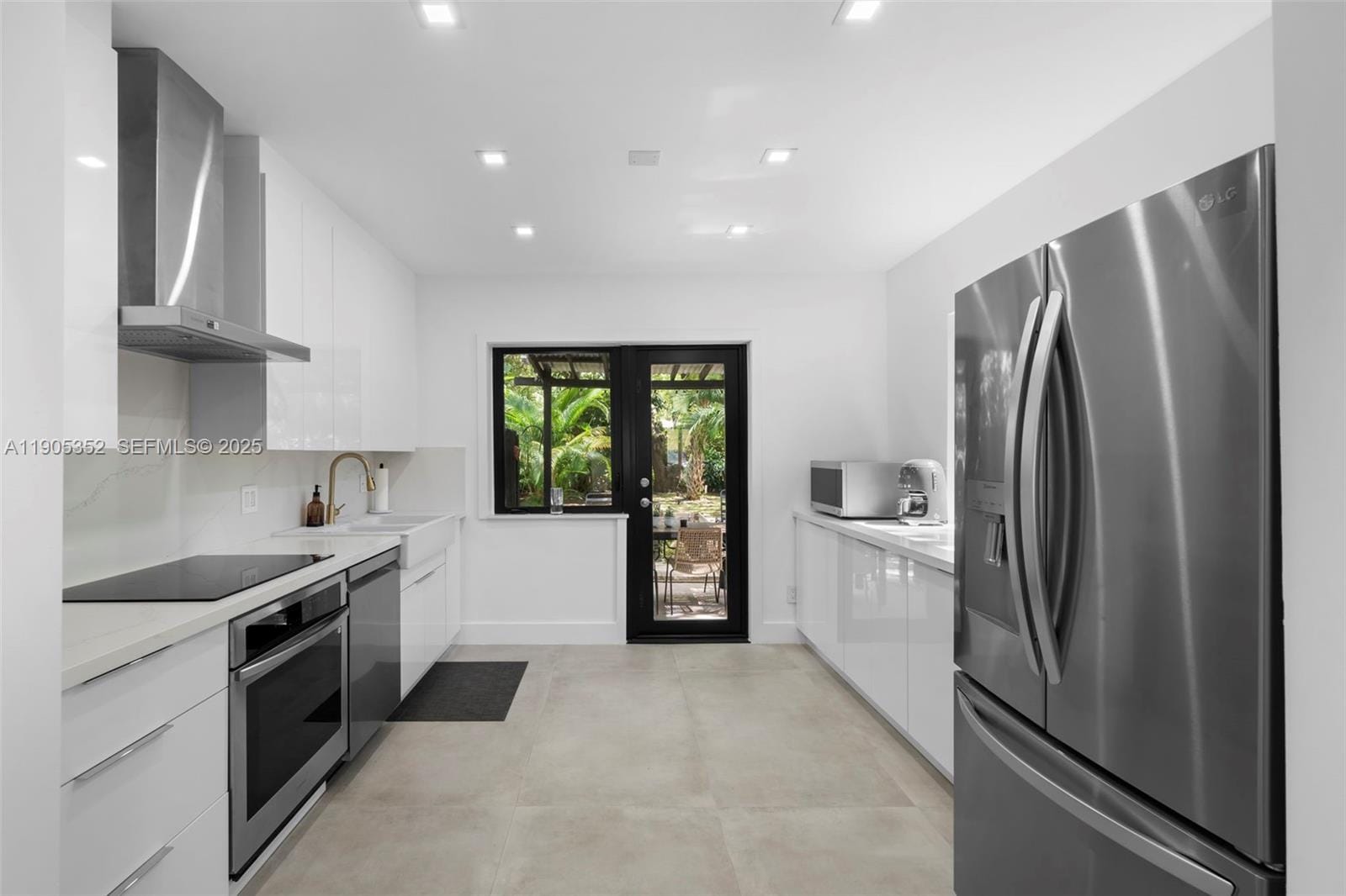 829 SW 4th Court, Fort Lauderdale, FL 33312 photo 3