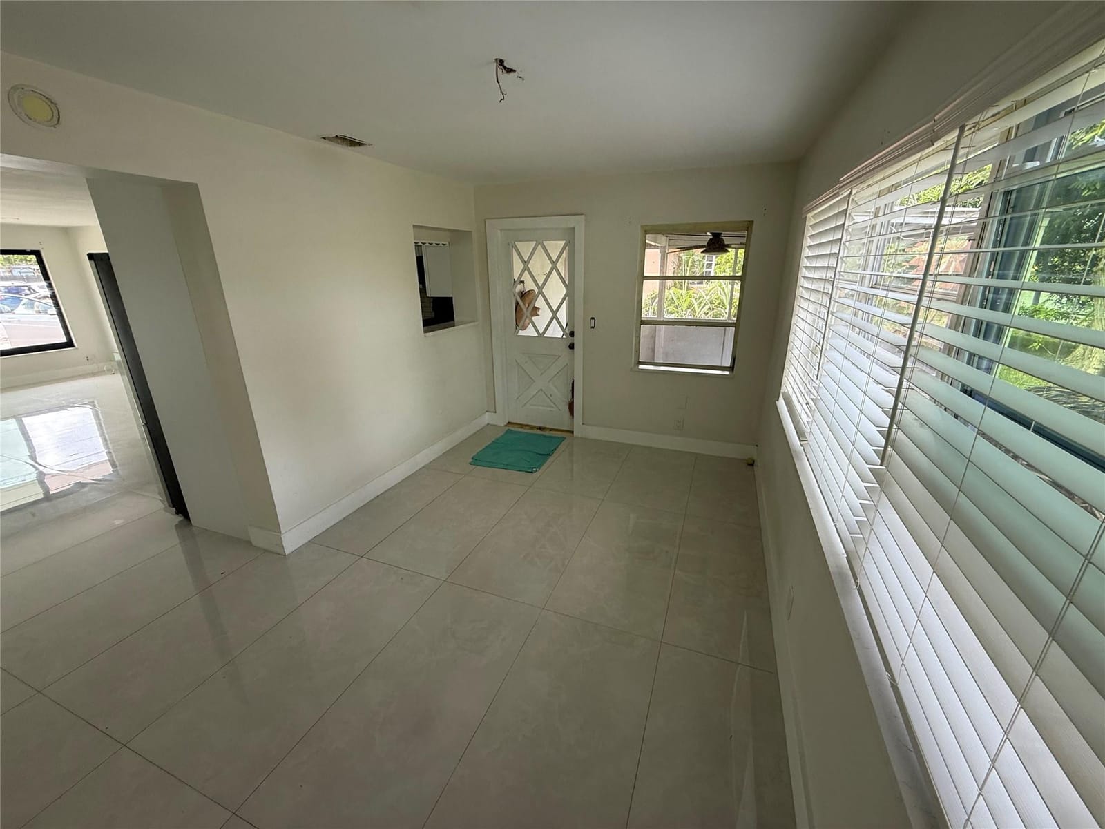 521 NW 38th Place — photo 9