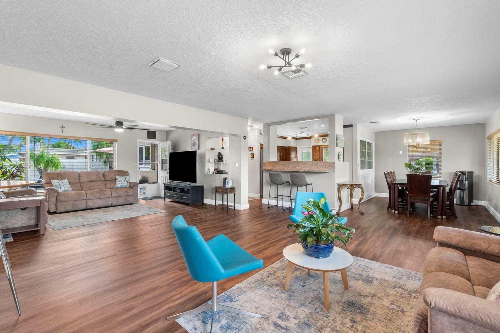 4800 N Andrews Avenue, Oakland Park, FL 33309 photo 2
