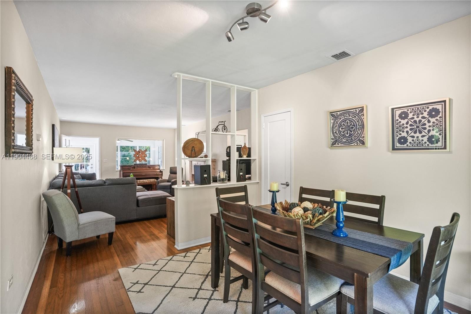 924 El Rado Street — photo 7