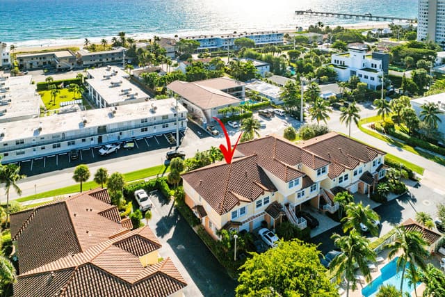 1998 NE 7th Street 101, sold in Ocean Vue, Deerfield Beach, FL