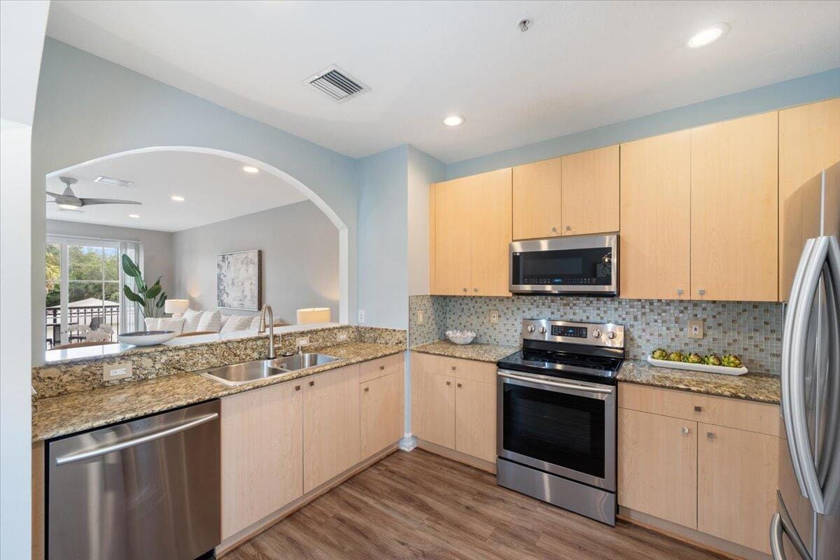 334 NW 1st Street — photo 10