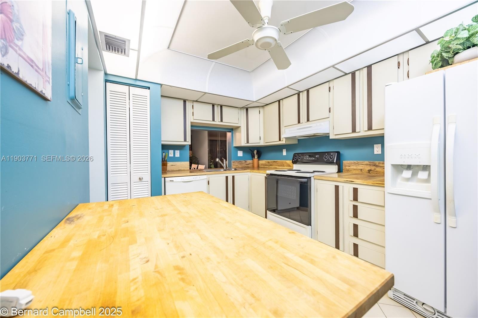 3910 Inverrary Boulevard 406-B, Lauderhill, FL 33319 photo 2