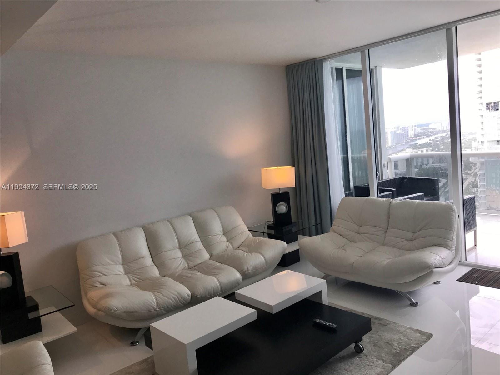18201 Collins Avenue 5104, Sunny Isles Beach, FL 33160 photo 3