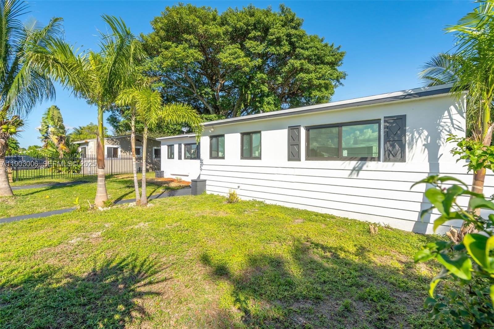 1021 NW 195th Street, Miami Gardens, FL 33169 photo 2
