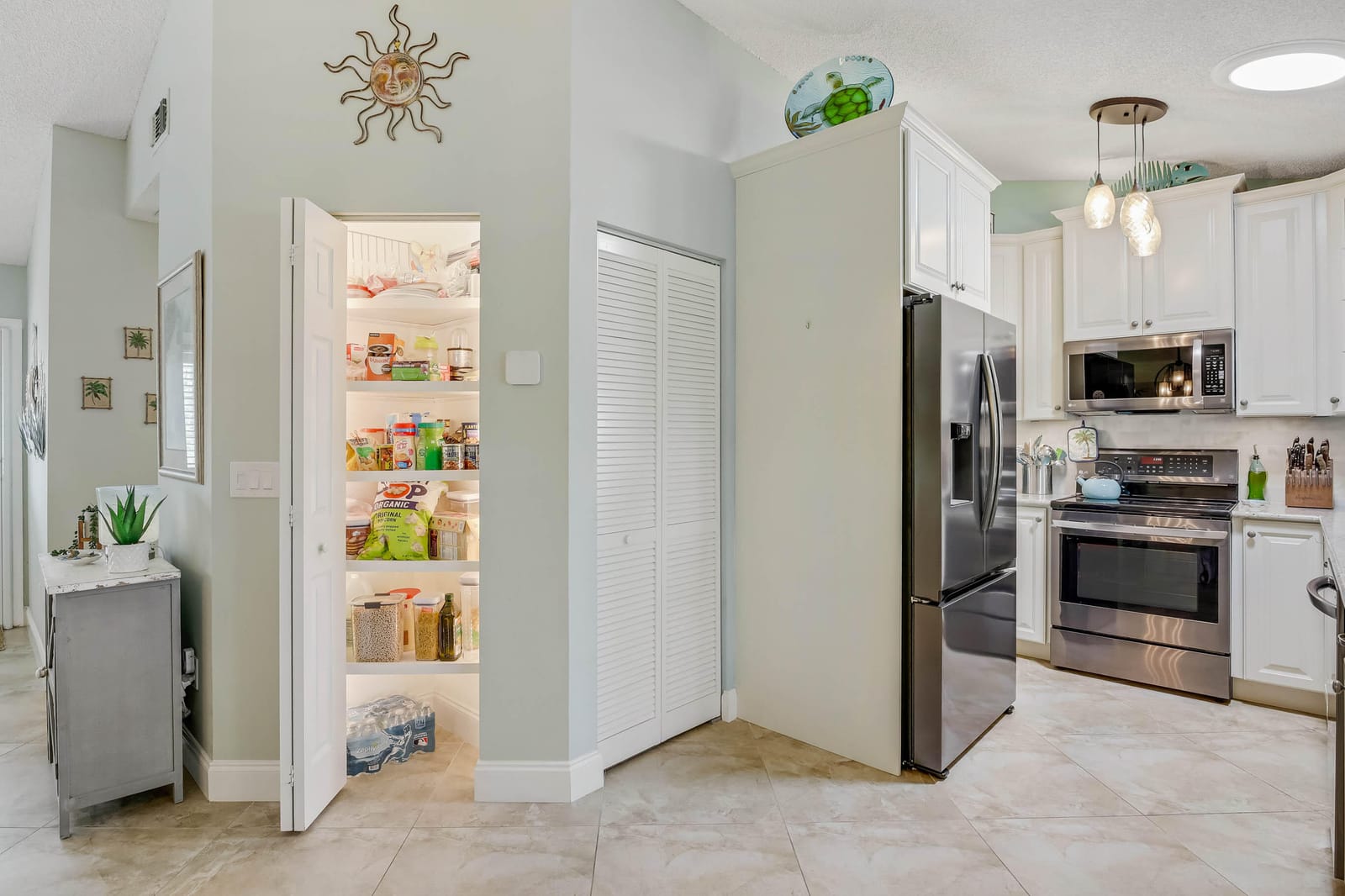 9201 Carma Drive — photo 9