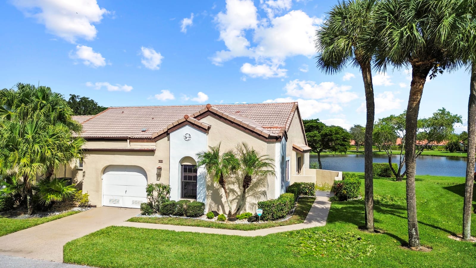 8261 Waterline Drive, Boynton Beach, FL 33472 photo 2