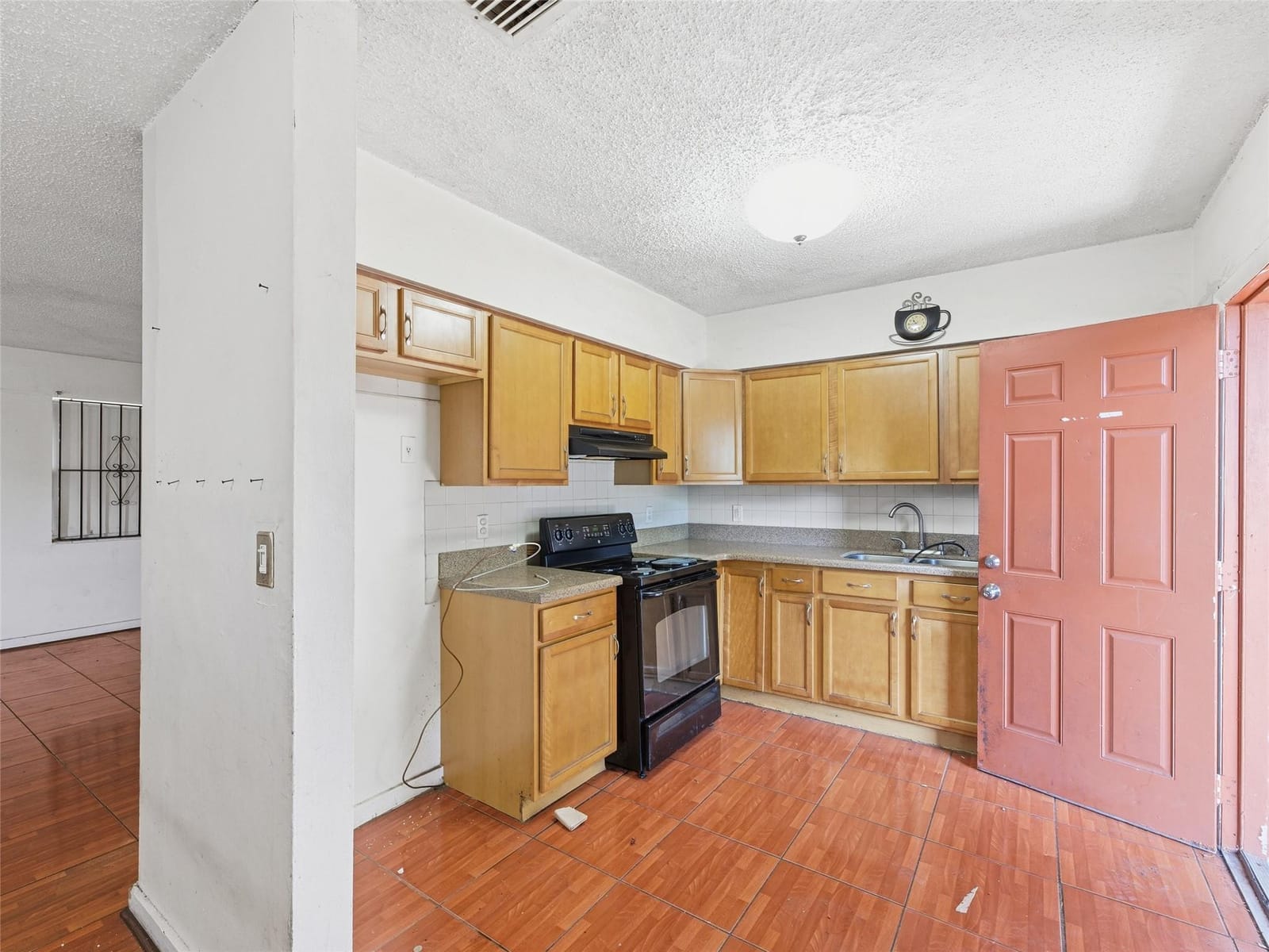 1090 NW 123rd Street, North Miami, FL 33168 photo 11