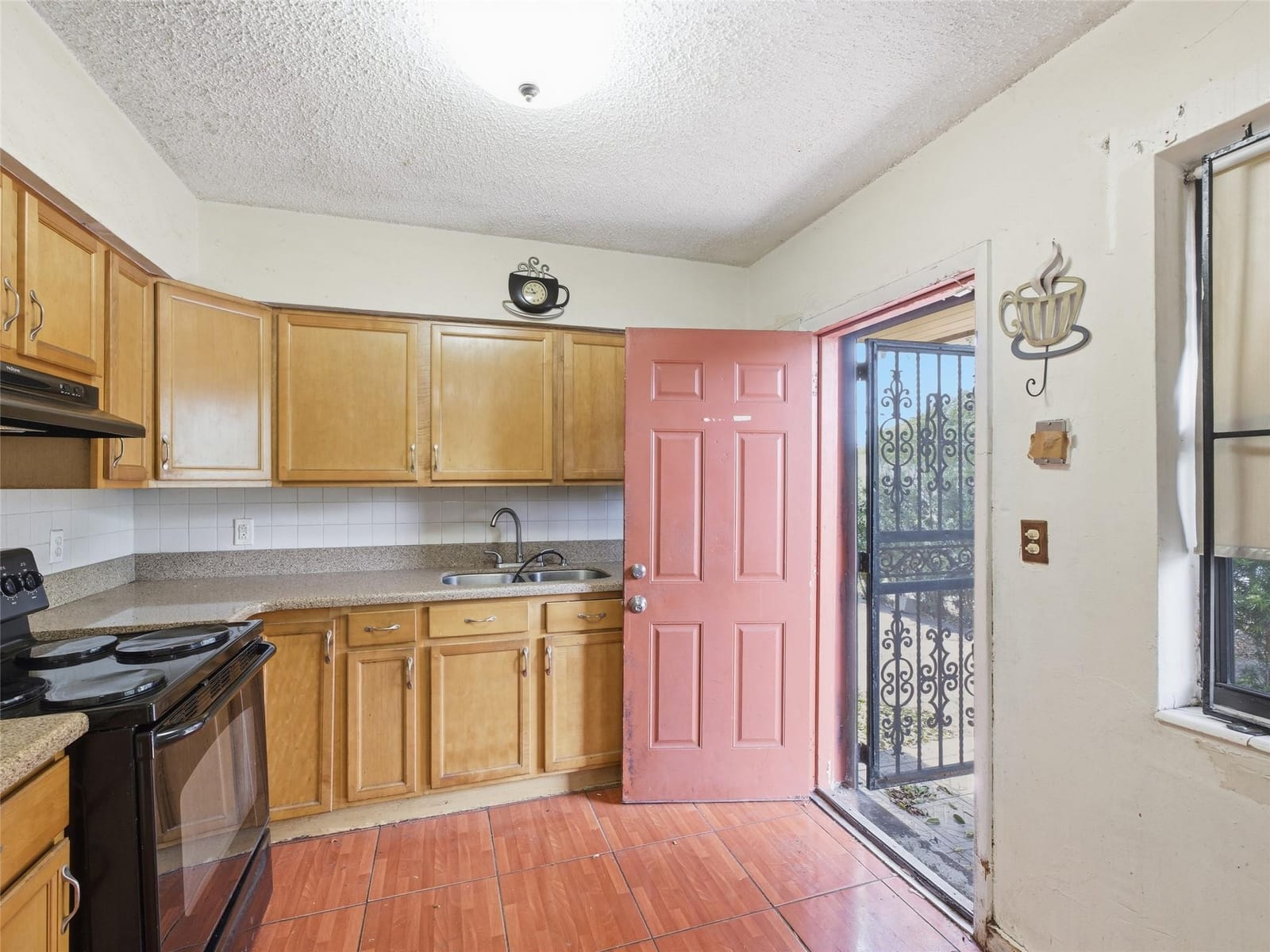1090 NW 123rd Street, North Miami, FL 33168 photo 12
