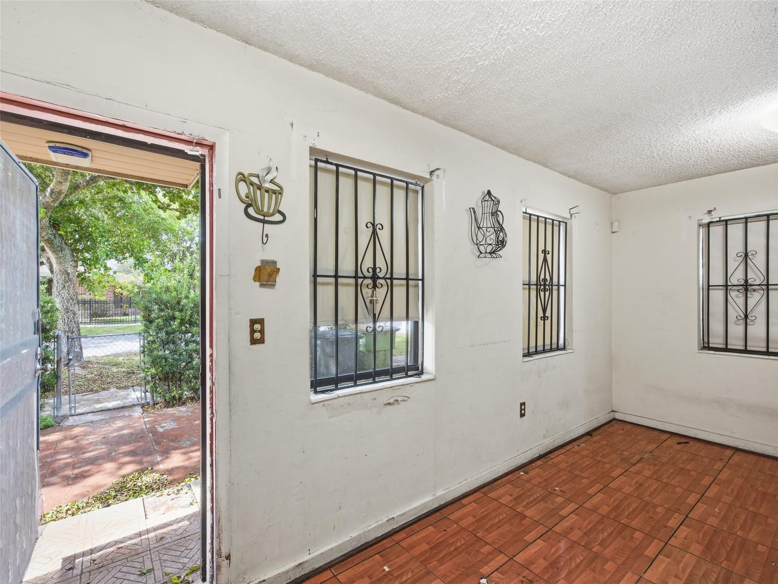 1090 NW 123rd Street, North Miami, FL 33168 photo 13