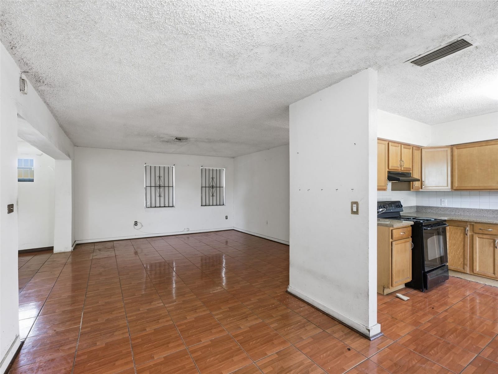 1090 NW 123rd Street, North Miami, FL 33168 photo 14