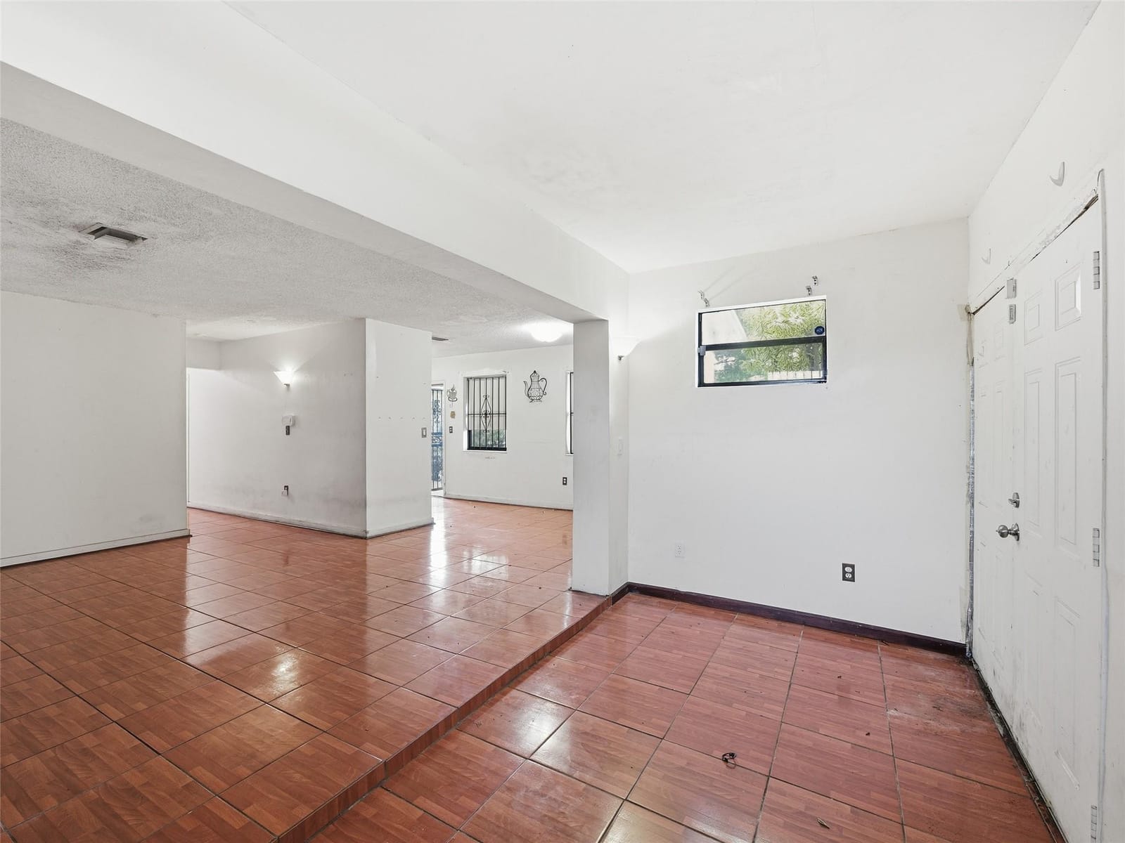 1090 NW 123rd Street, North Miami, FL 33168 photo 17