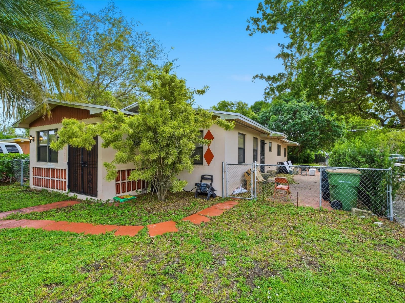 1090 NW 123rd Street, North Miami, FL 33168 photo 3