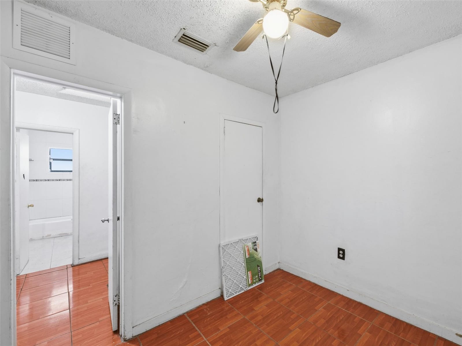 1090 NW 123rd Street, North Miami, FL 33168 photo 21
