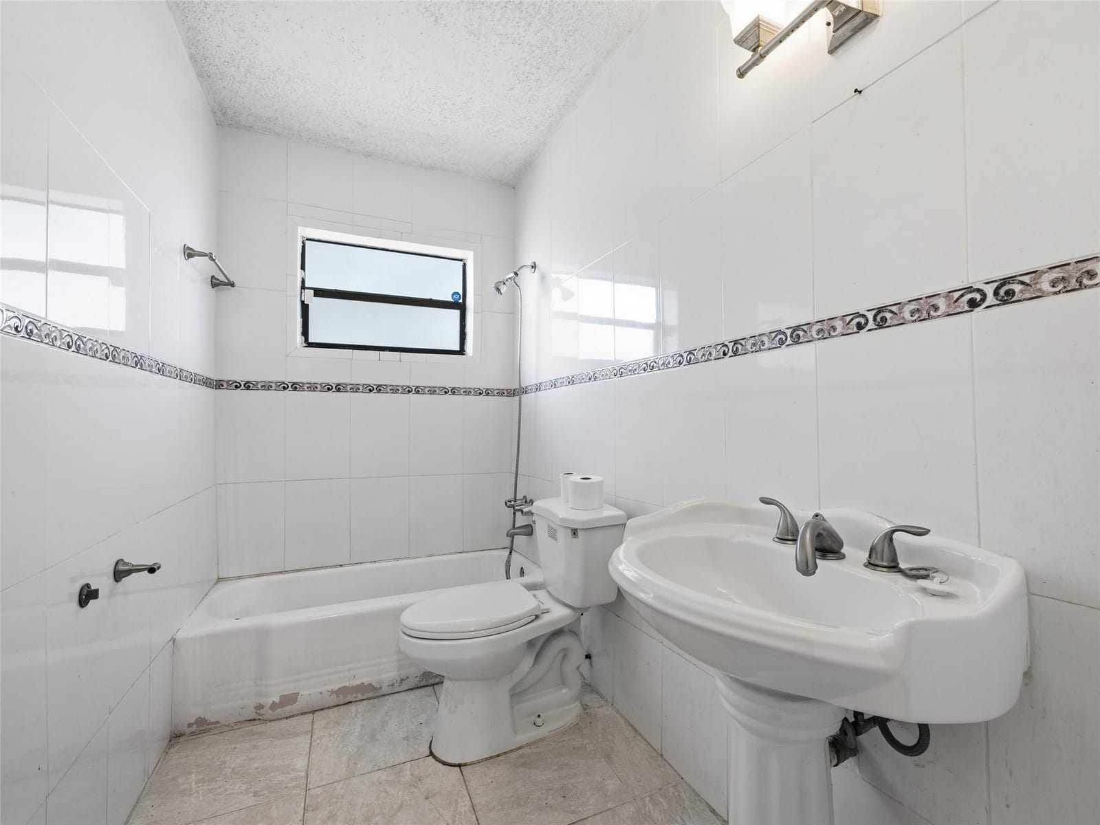 1090 NW 123rd Street, North Miami, FL 33168 photo 22