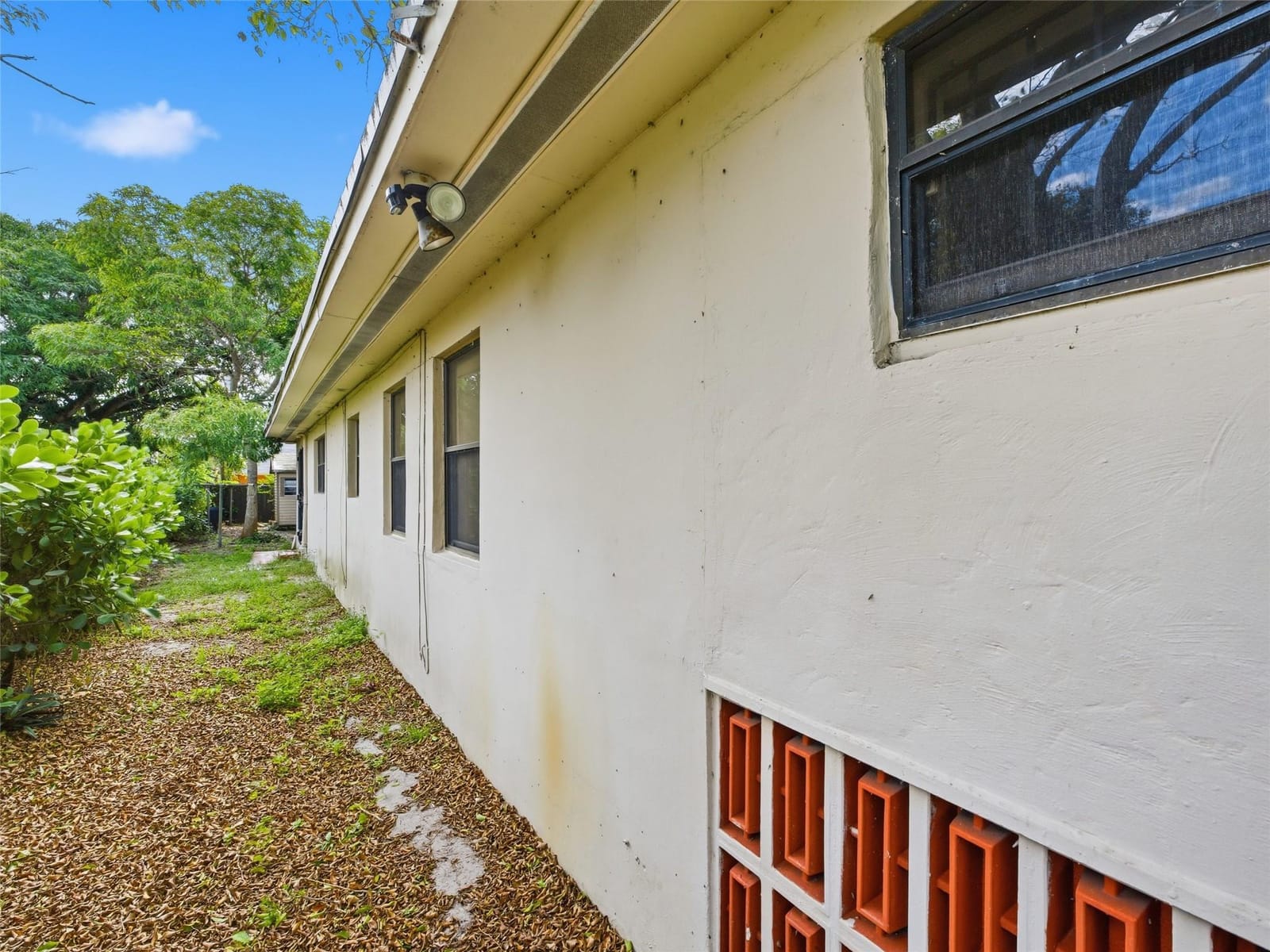1090 NW 123rd Street, North Miami, FL 33168 photo 10