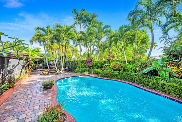 4862 NE 4th Avenue, Fort Lauderdale, FL 33334