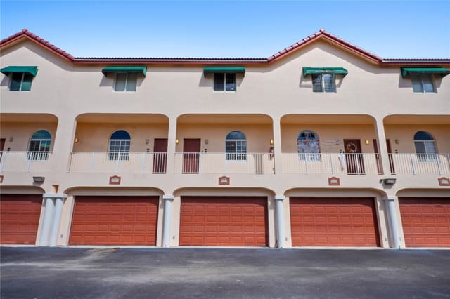 2453 NE 14th Street Causeway, Pompano Beach, FL 33062