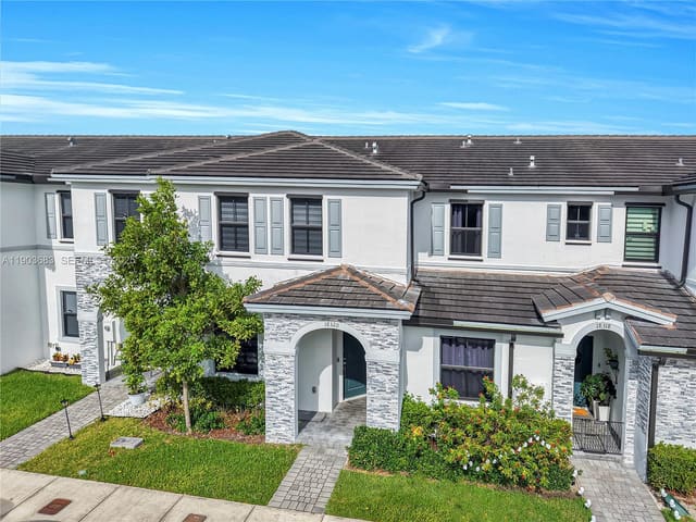 18320 SW 148th Road, sold in Bowtie Subdivision, Miami, FL