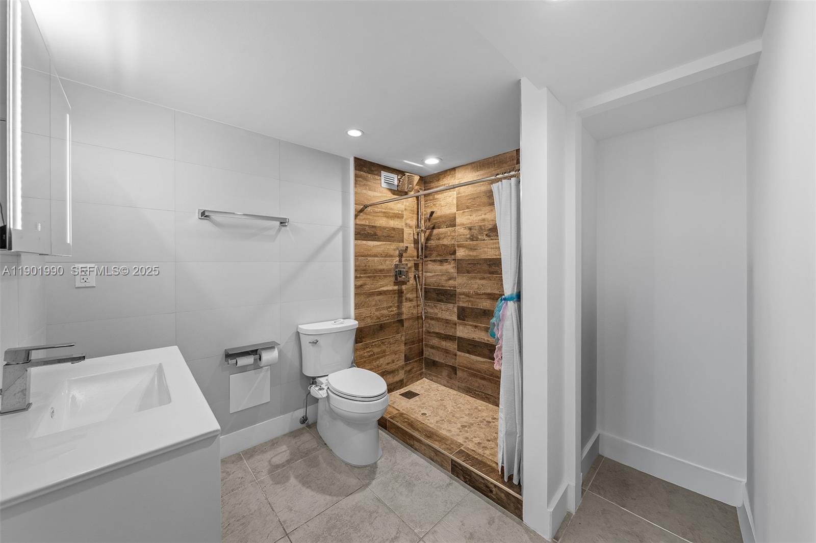 2301 Collins Avenue 1501 — photo 12