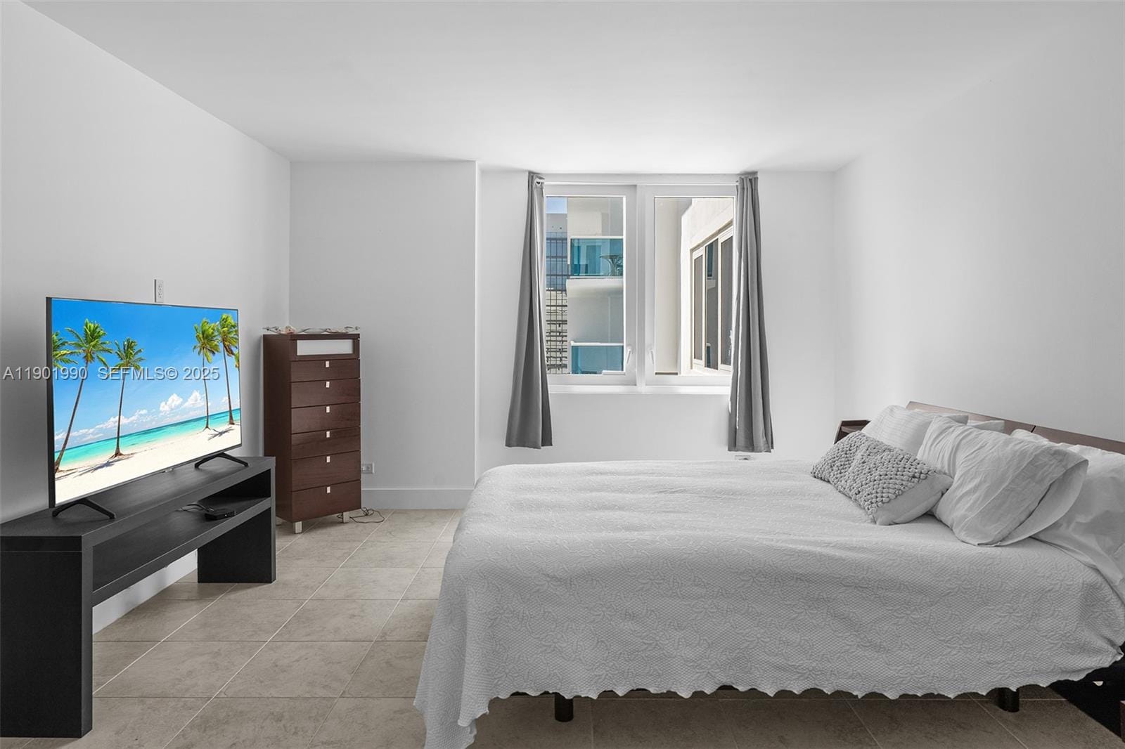 2301 Collins Avenue 1501 — photo 8