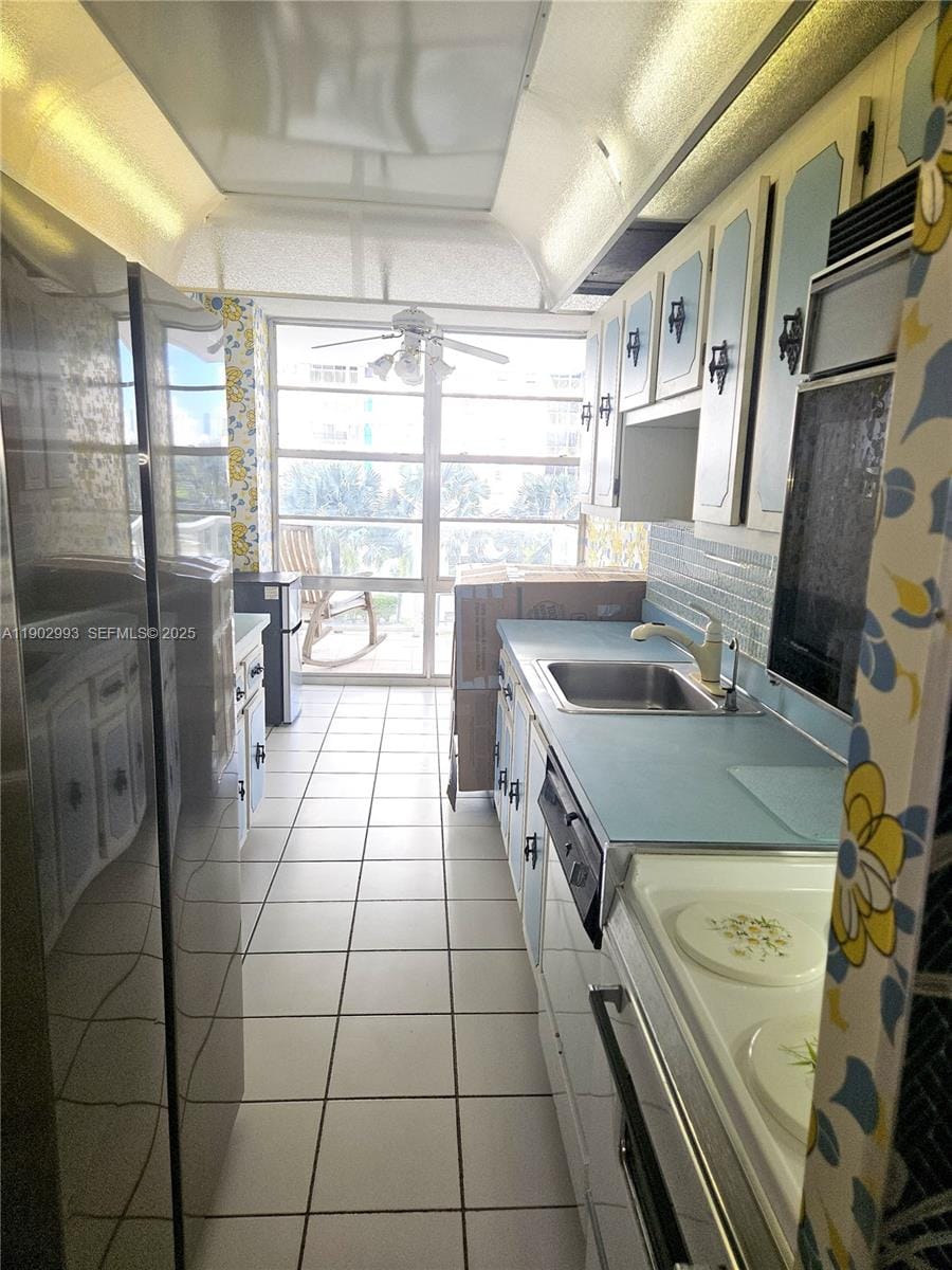 230 174th Street 409, Sunny Isles Beach, FL 33160 photo 13