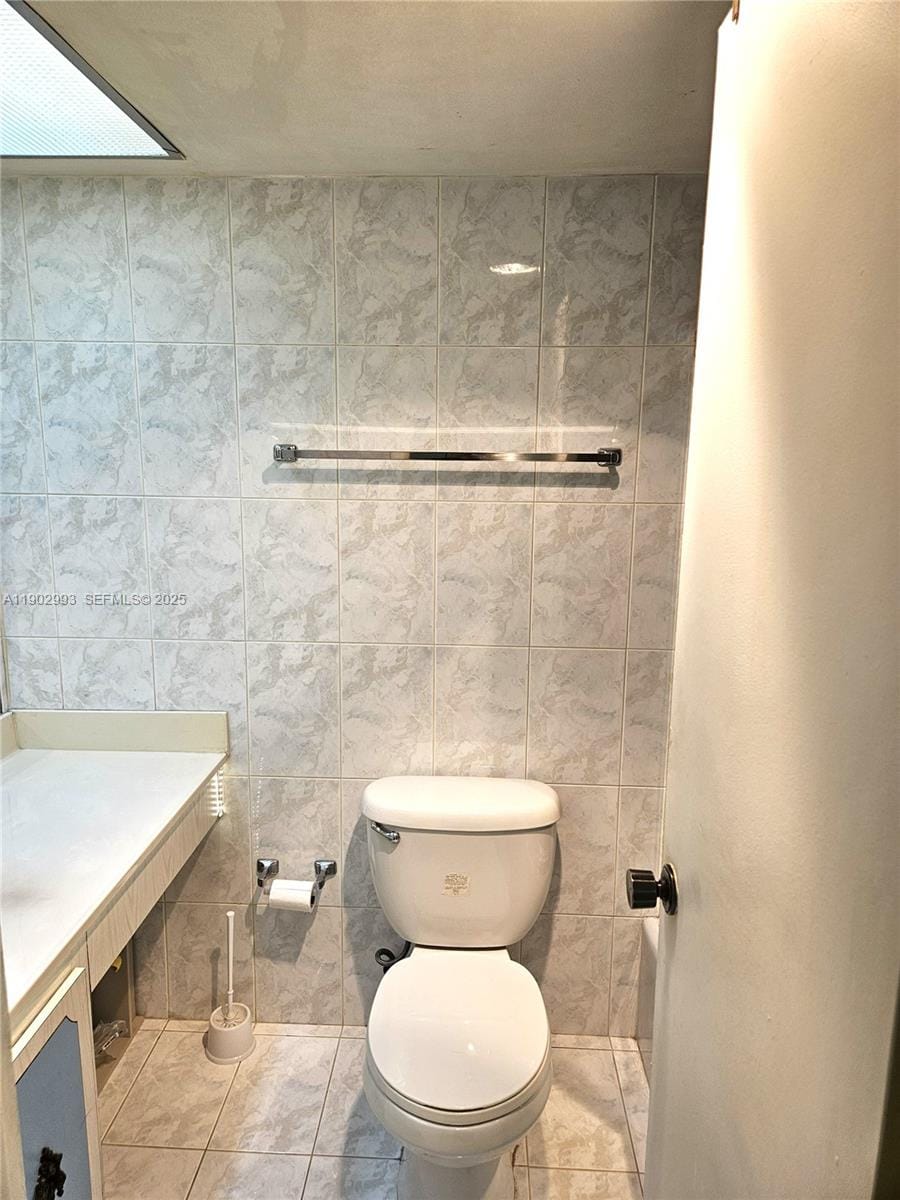 230 174th Street 409, Sunny Isles Beach, FL 33160 photo 18