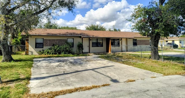 1115 N 16th Court, sold in Highland Park Subdivision, Fort Pierce, FL
