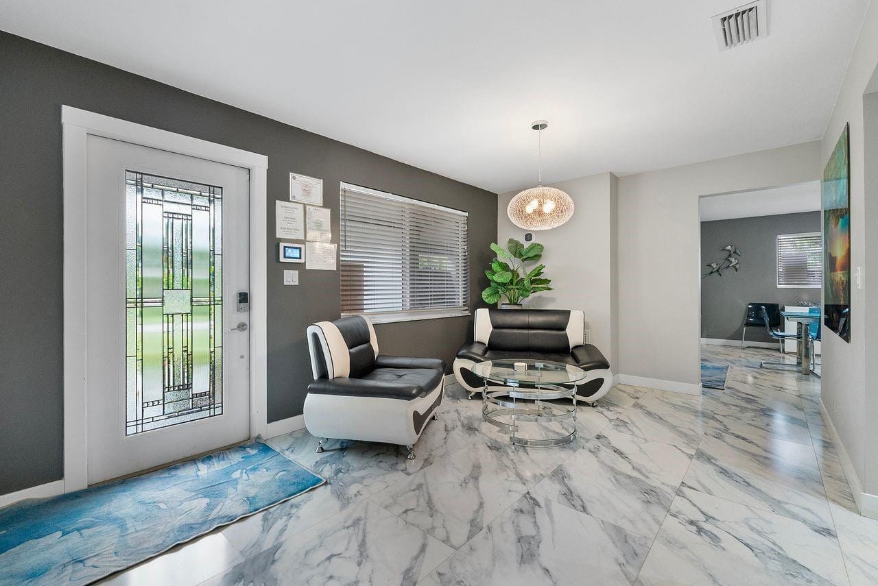 600 NW 22nd Court — photo 5