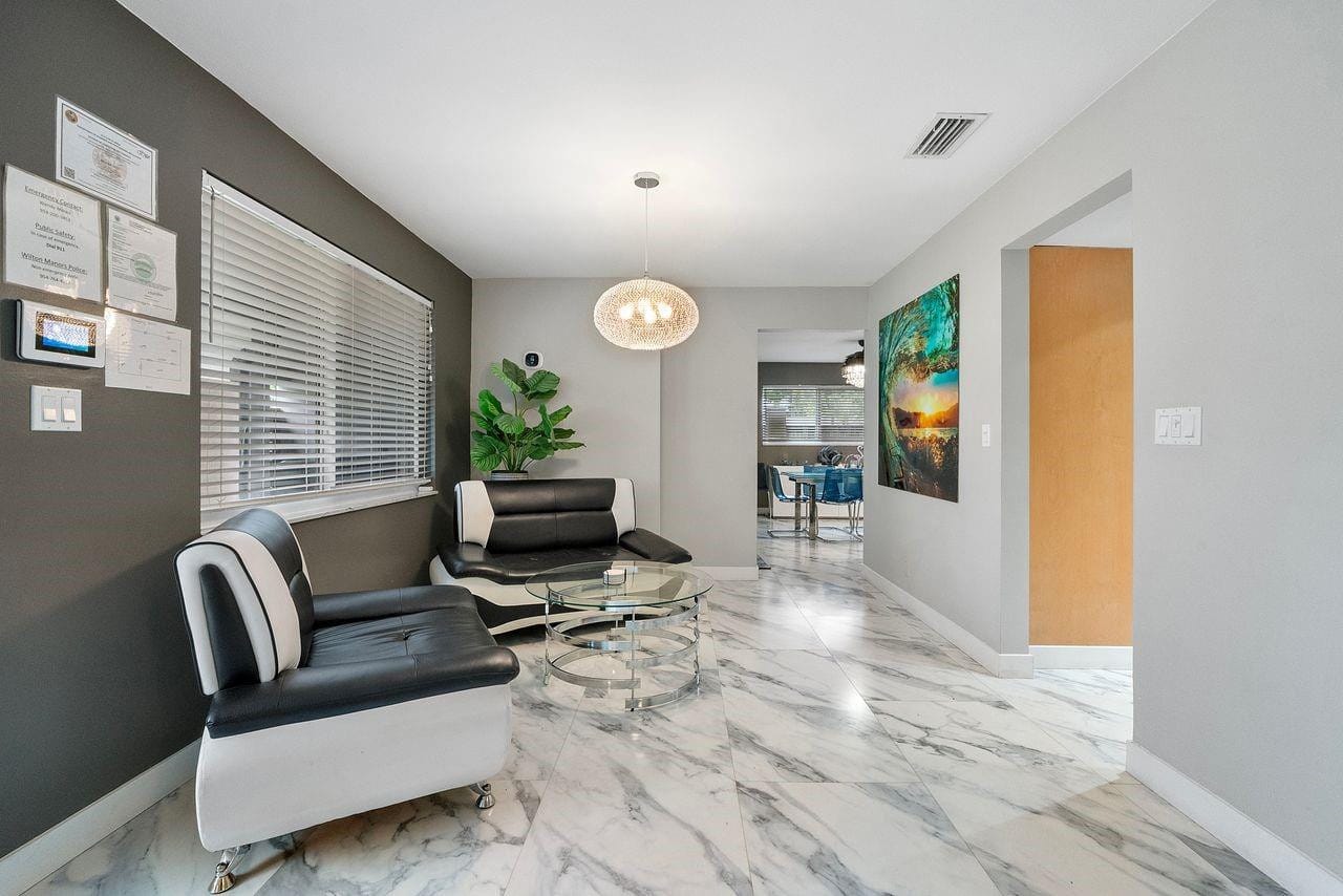 600 NW 22nd Court — photo 6