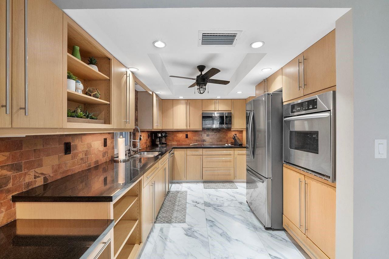 600 NW 22nd Court — photo 8
