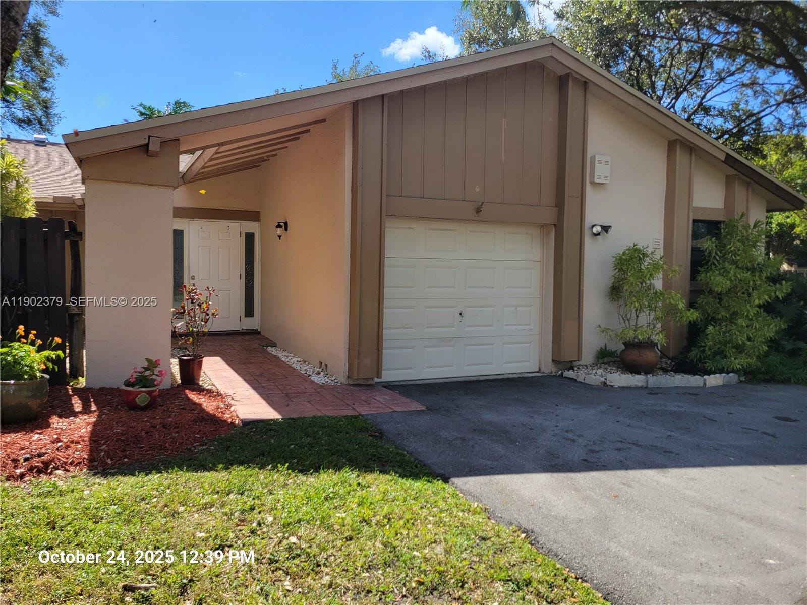 2 bedroom home for sale at 13594 115th, Miami, FL 33186 — $559,000