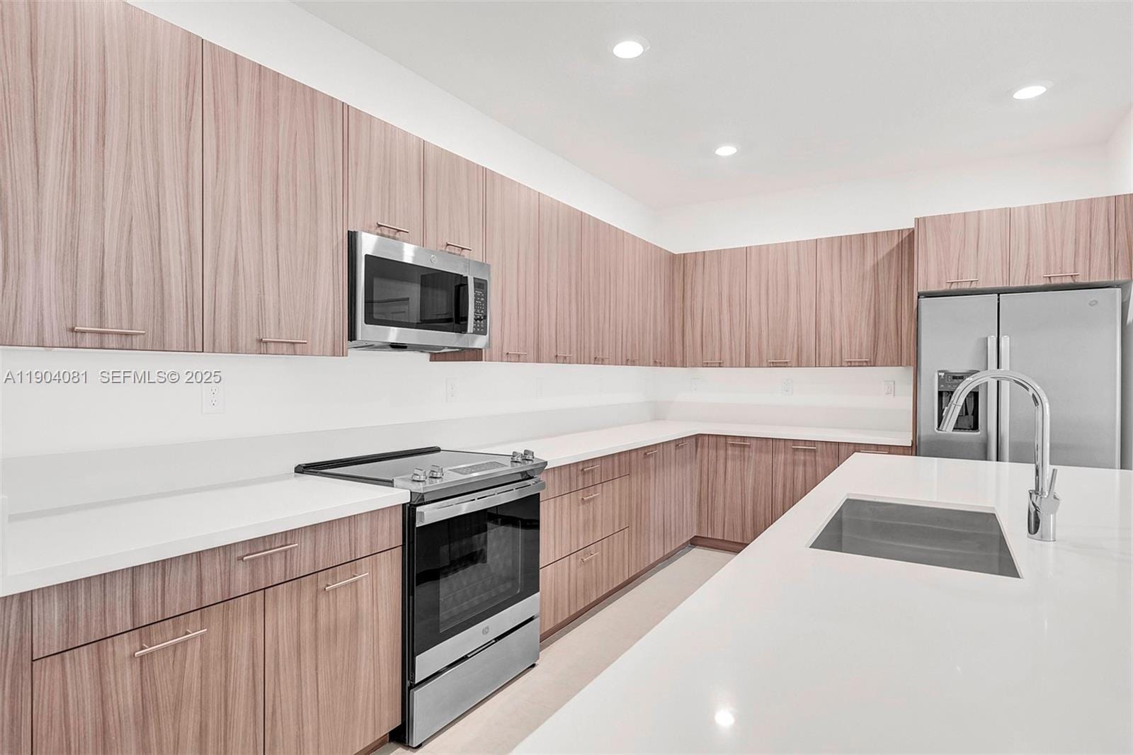 4614 NW 83rd Path ., Doral, FL 33166 photo 18