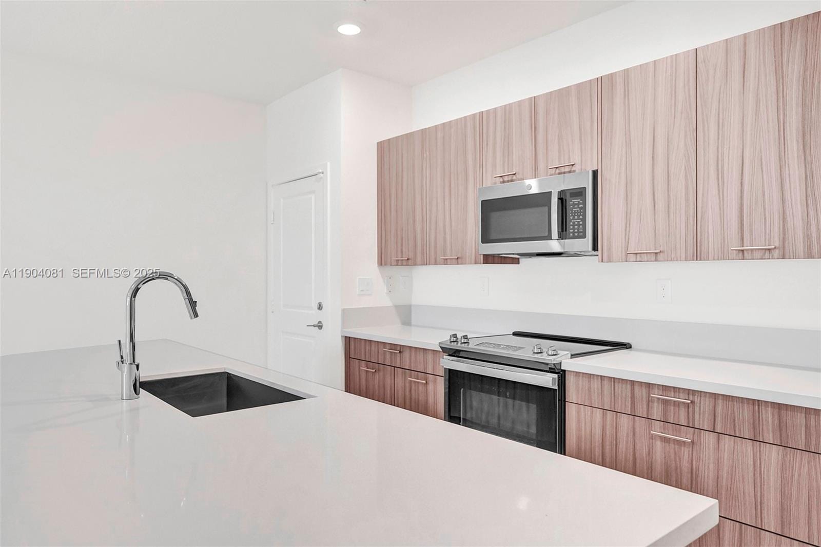 4614 NW 83rd Path ., Doral, FL 33166 photo 23