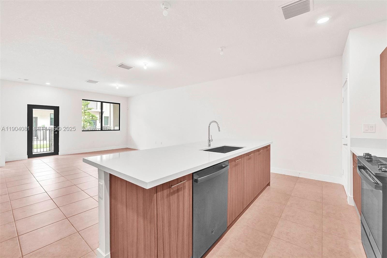 4614 NW 83rd Path ., Doral, FL 33166 photo 24