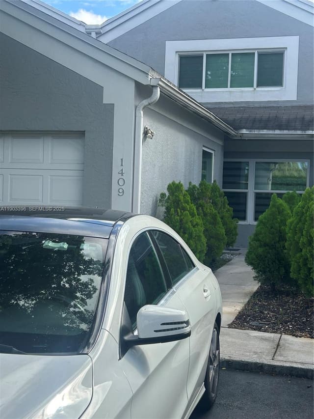 1409 NW 124th Avenue, Pembroke Pines, FL 33026