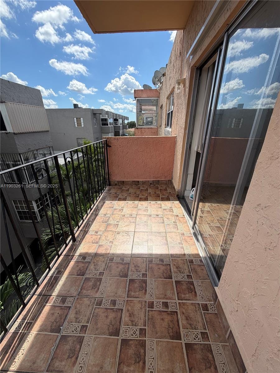 1055 W 77th Street 411, Hialeah, FL 33014