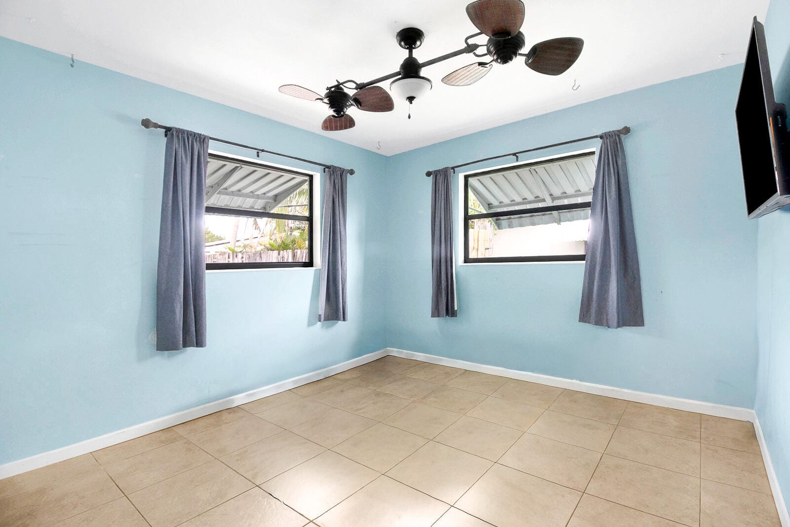 325 SE 10th Court, Deerfield Beach, FL 33441 photo 15