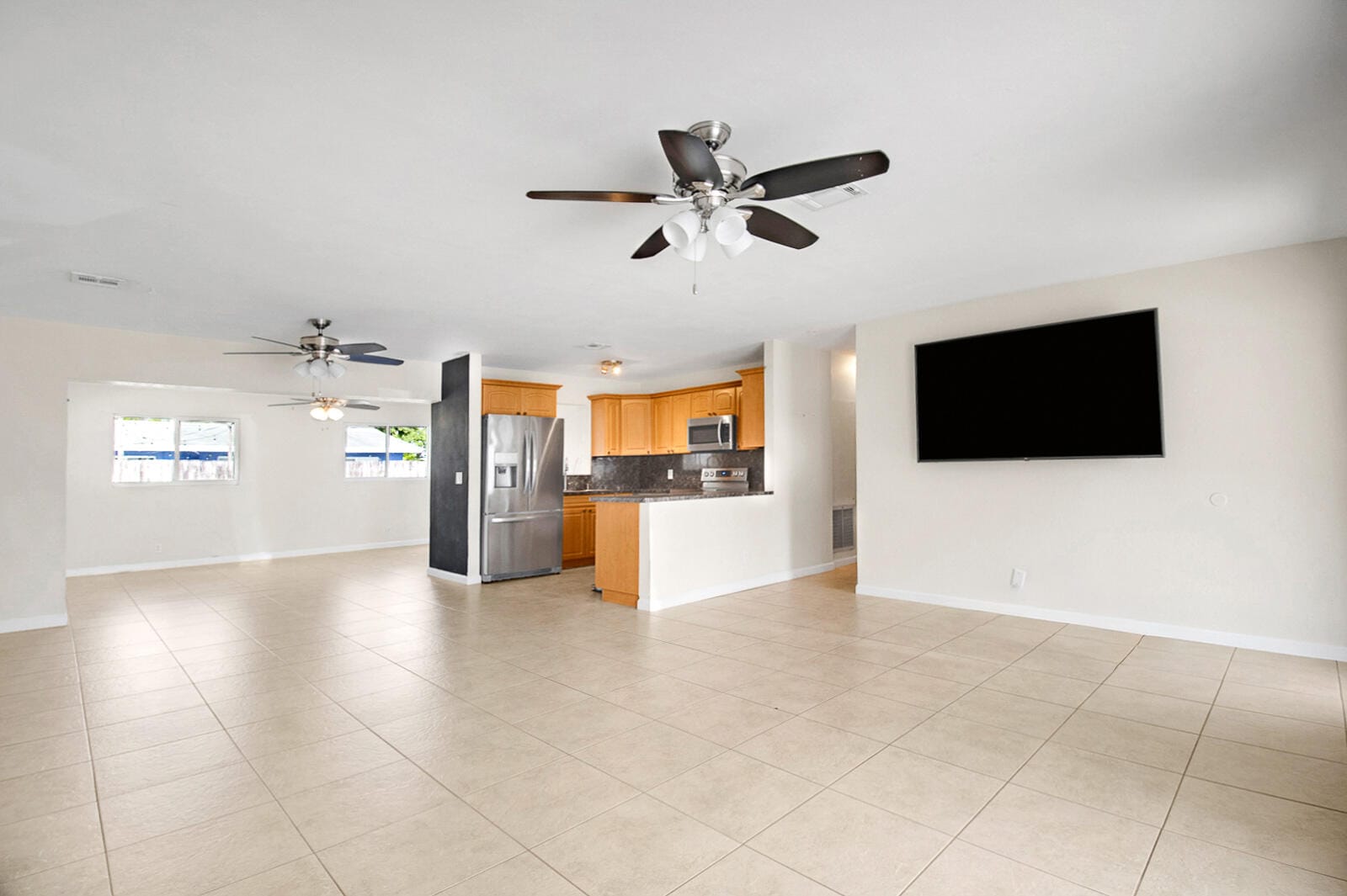 325 SE 10th Court, Deerfield Beach, FL 33441 photo 5