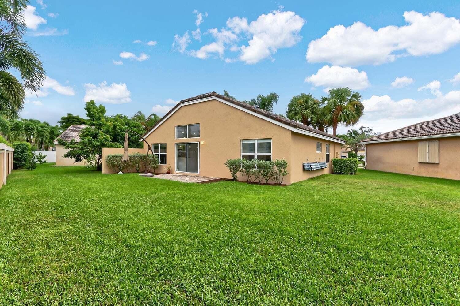 8265 Palm Gate Drive — photo 2