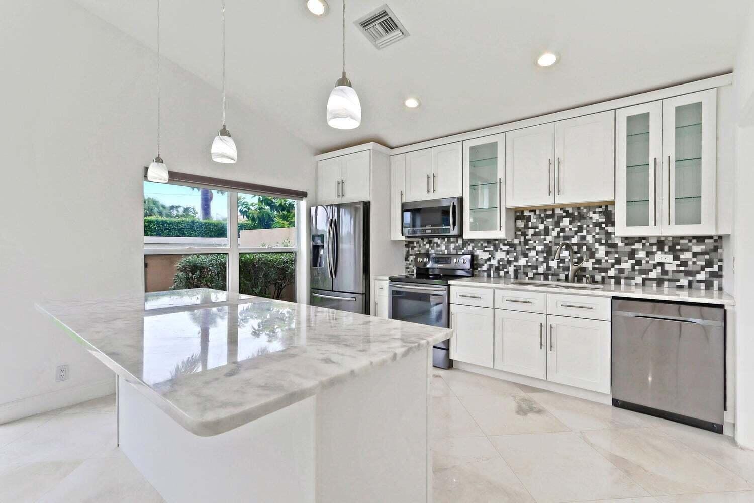 8265 Palm Gate Drive — photo 3
